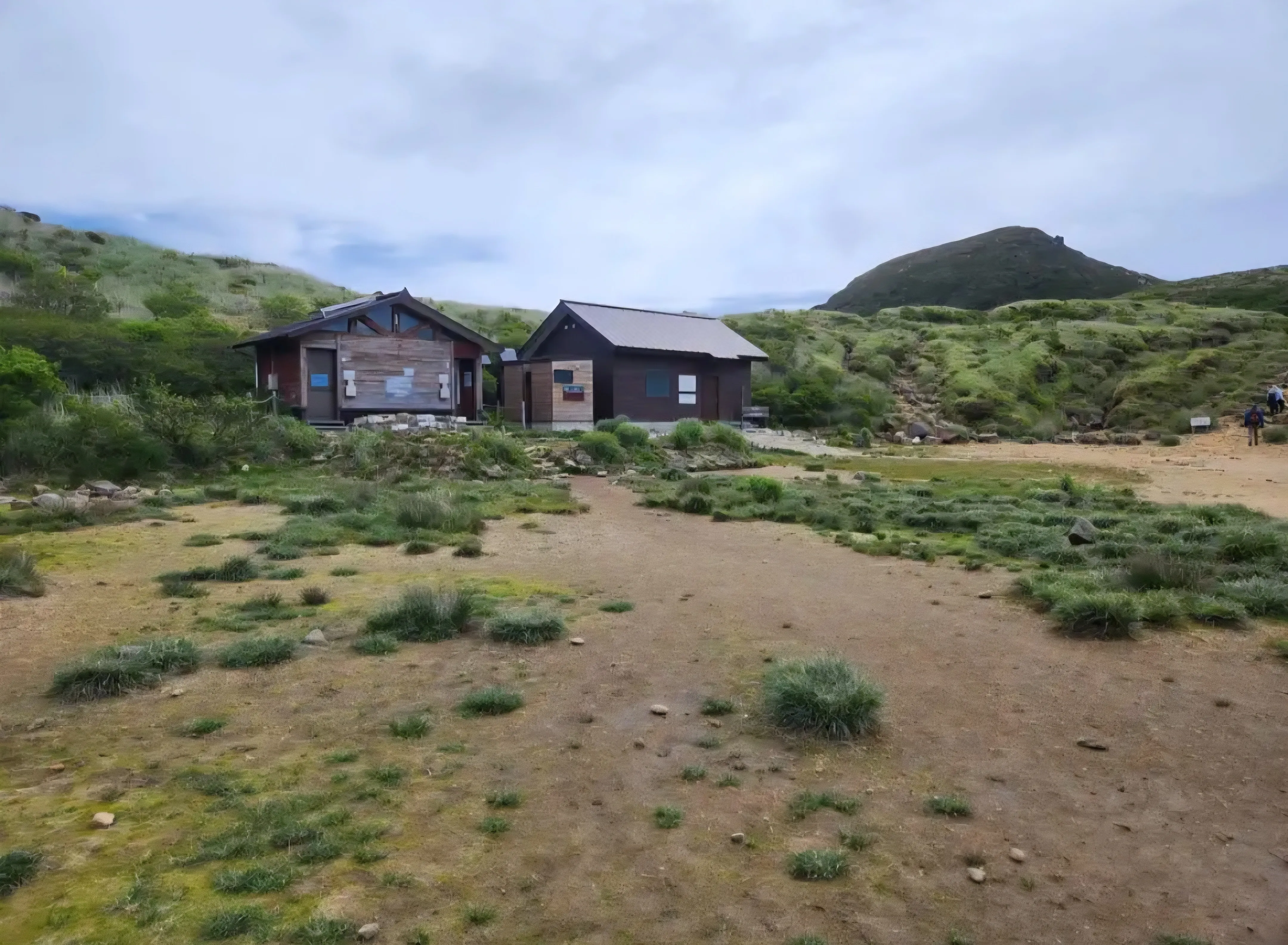 久住分かれの避難小屋とトイレ